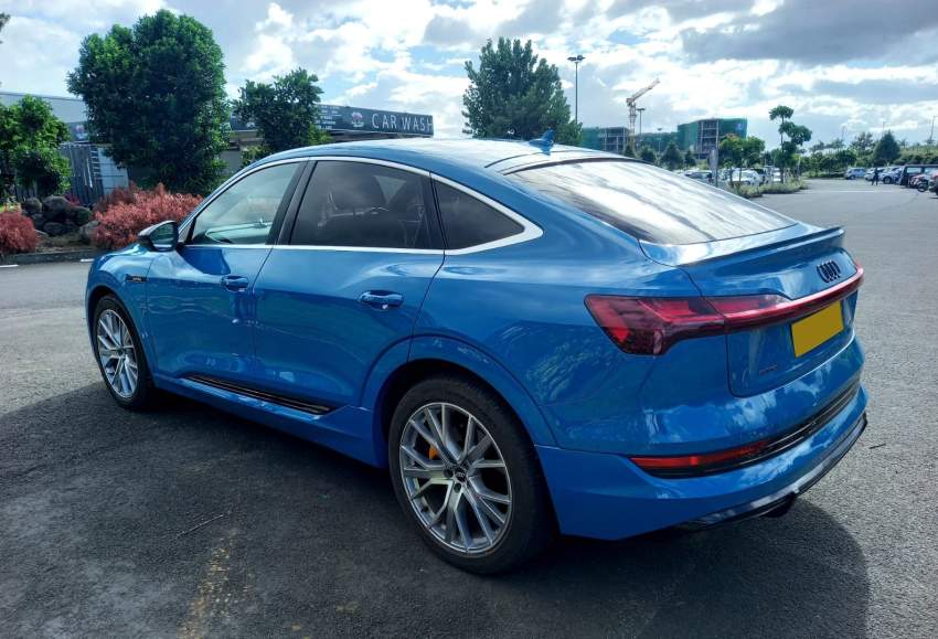 Urgent for sale 2020' Audi e-tron S55
