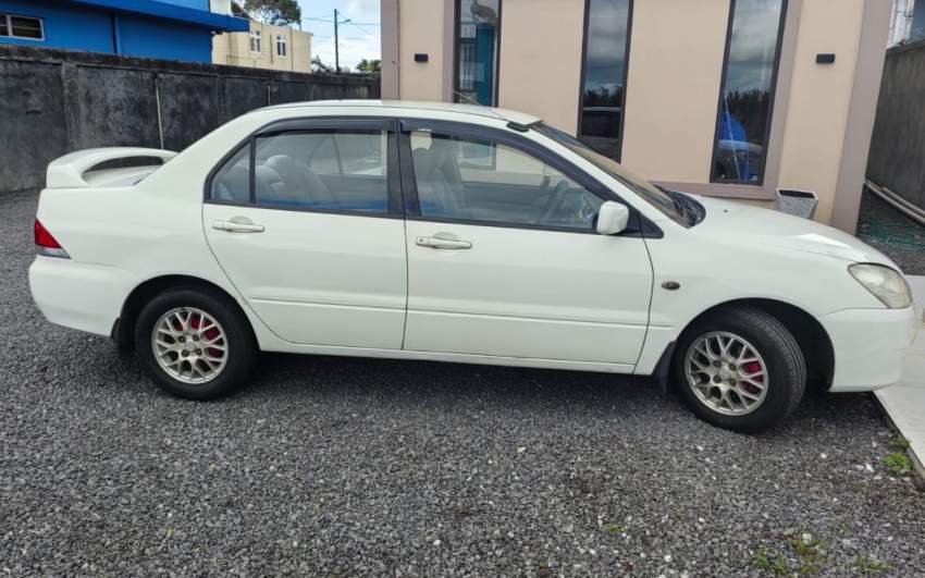 Mitsubishi Lancer 2005 on Aster Vender