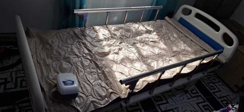 Medical bed with ripple mattress. - 2 - Other Medical equipment  on Aster Vender
