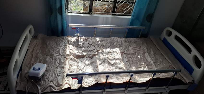 Medical bed with ripple mattress.
