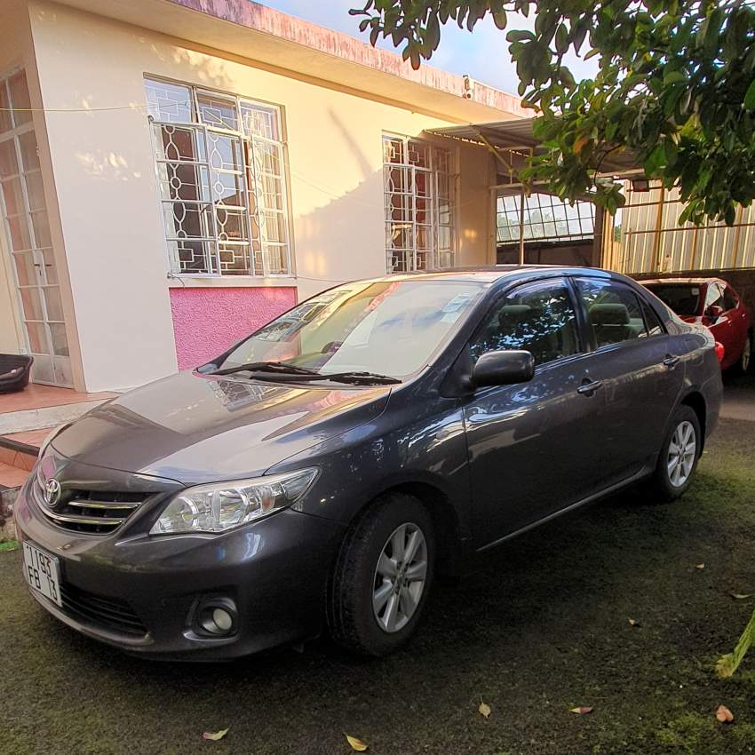 Toyota Corolla Gli for sale - 2 - Family Cars  on Aster Vender