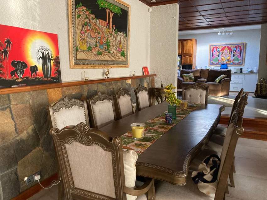 DINING TABLE+ CHAIRS on Aster Vender