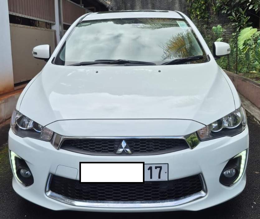 Mitsubishi Lancer Oct 2017 - 1 - Family Cars  on Aster Vender