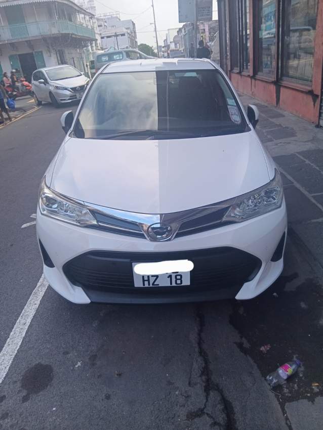 TOYOTA COROLLA AXIO - 1 - Compact cars  on Aster Vender