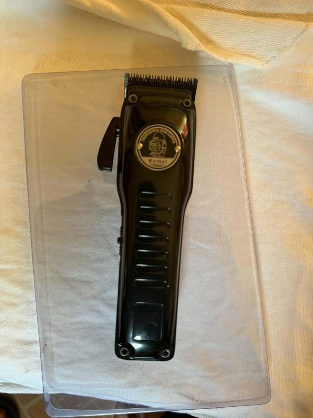 Kemei HAIR CLIPPER - 2 - Hair trimmers & clippers  on Aster Vender