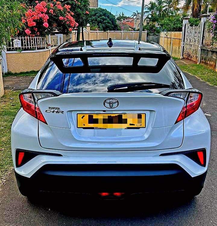 TOYOTA CHR 2022 - 2 - SUV Cars  on Aster Vender