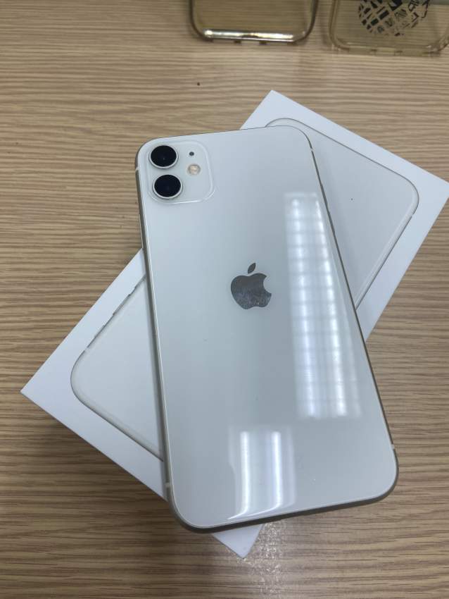 iPhone 11 blanc - 1 - iPhones  on Aster Vender