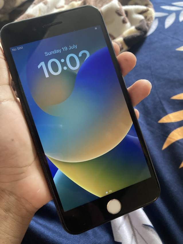 iphone 8 plus on Aster Vender