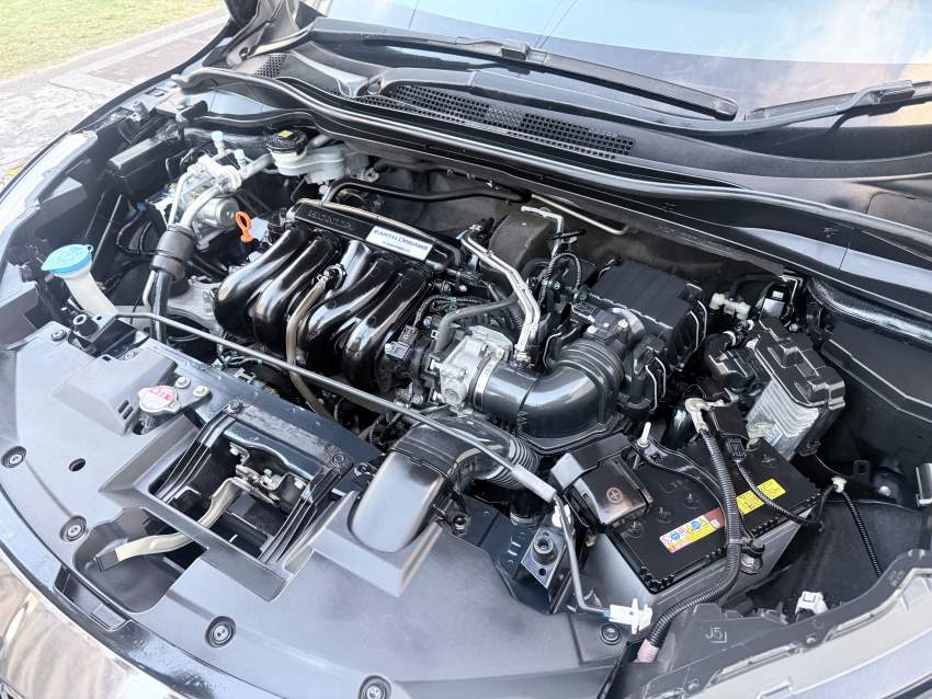 Honda Vezel - 4 - SUV Cars  on Aster Vender