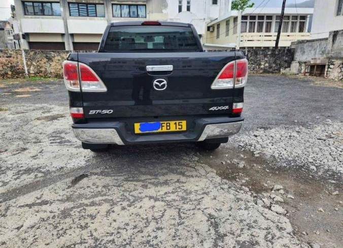 Mazda BT-50 2015 - 2 - Pickup trucks (4x4 & 4x2)  on Aster Vender