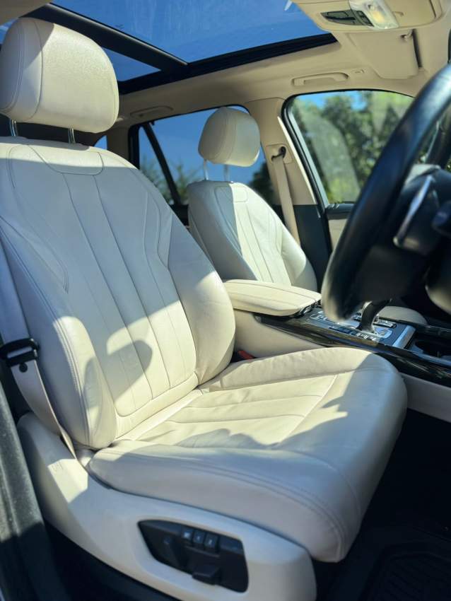 BMW X5 xDrive30d (2015) - 4 - SUV Cars  on Aster Vender