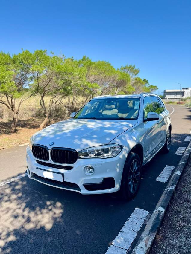 BMW X5 xDrive30d (2015) - 2 - SUV Cars  on Aster Vender
