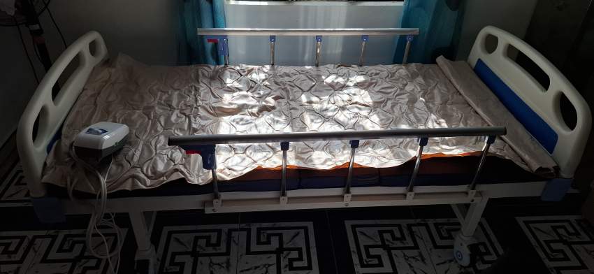 Medical bed with ripple mattress.(Manuel) - 2  on Aster Vender