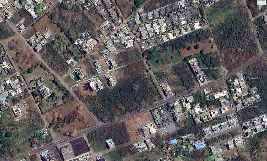 Prime Residential Land Pereybere - 4  on Aster Vender