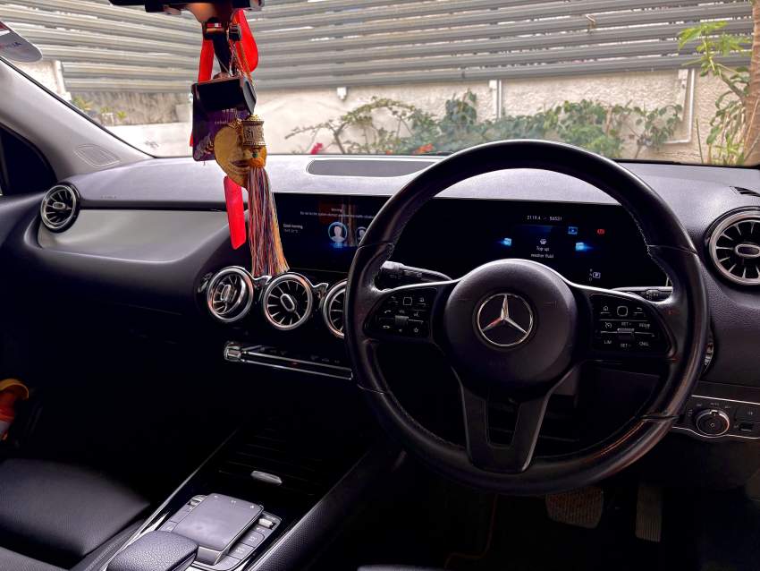 2020 Mercedes-Benz GLA 200 - 3 - SUV Cars  on Aster Vender