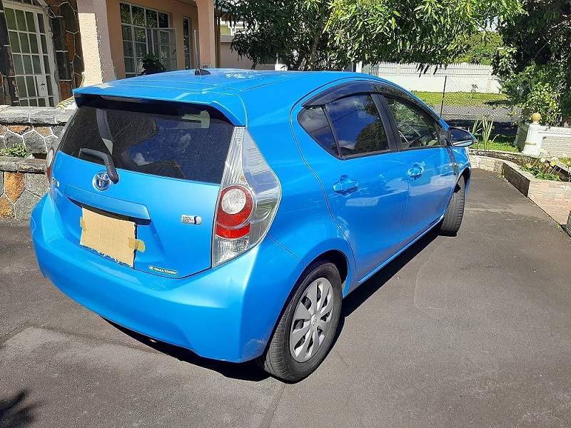 Toyota Aqua - 2 - Compact cars  on Aster Vender