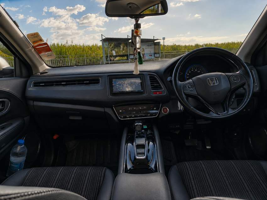 HONDA VEZEL Z SENSING HYBRID - 2 - SUV Cars  on Aster Vender
