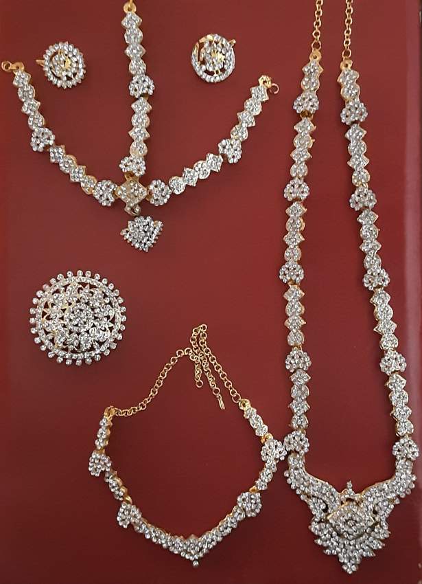 JEWELLERY SET
