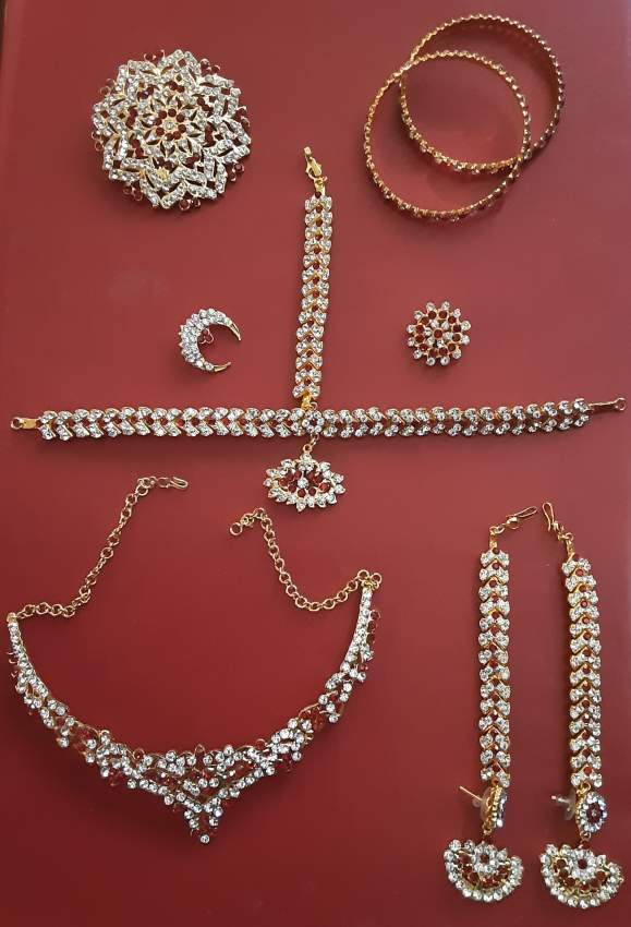 JEWELLERY SET - 1 - Bracelet jewelry  on Aster Vender
