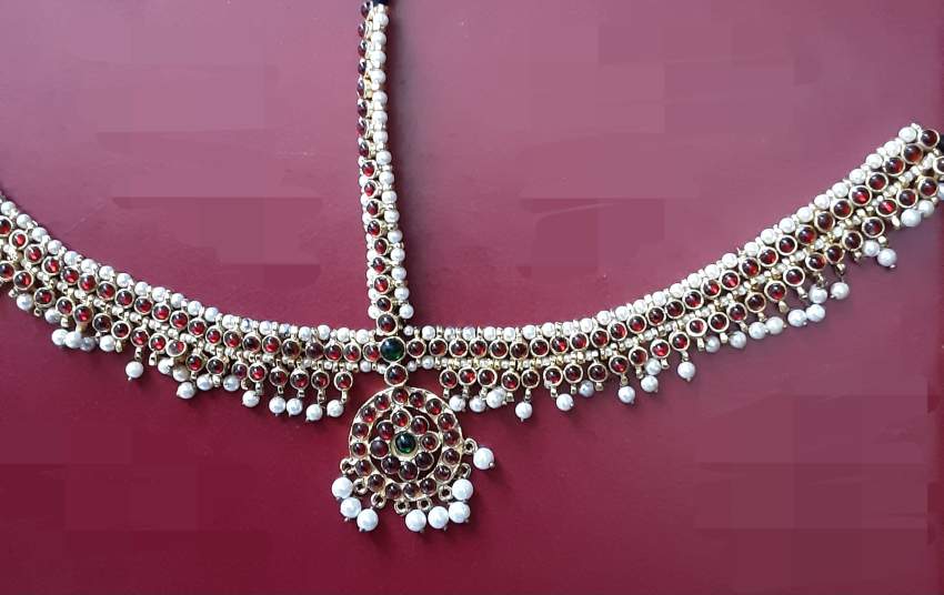JEWELLERY SET - 1 - Necklaces  on Aster Vender