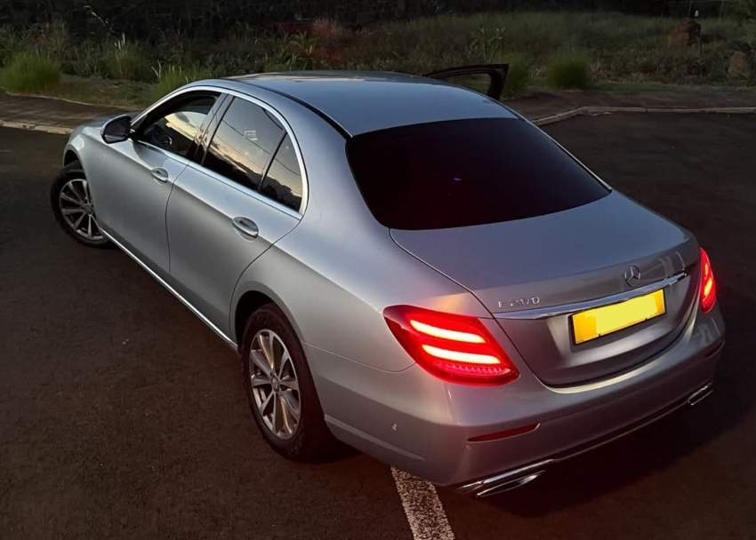 Mercedes E200 - 1 - Luxury Cars  on Aster Vender