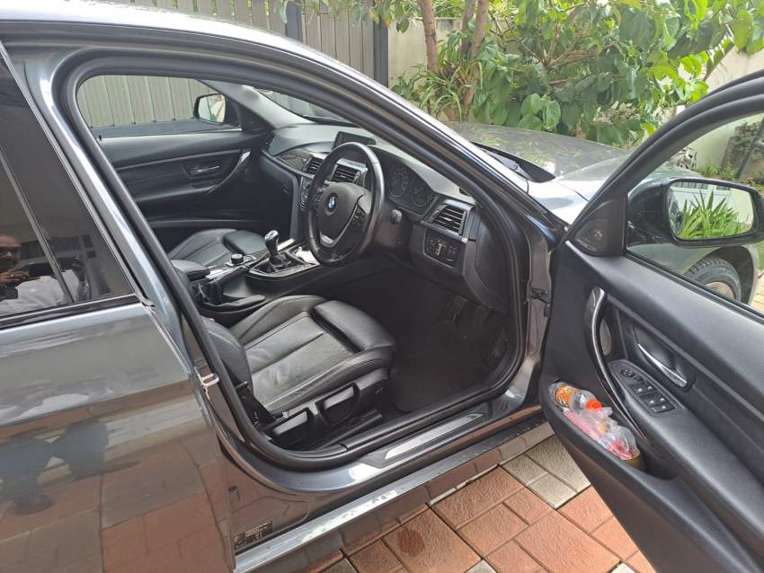 BMW 320D - 2 - Luxury Cars  on Aster Vender