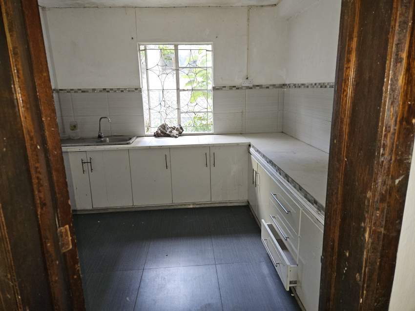 CORNER PROPERTY IN VIEUX QUATRE BORNES - 4 - House  on Aster Vender