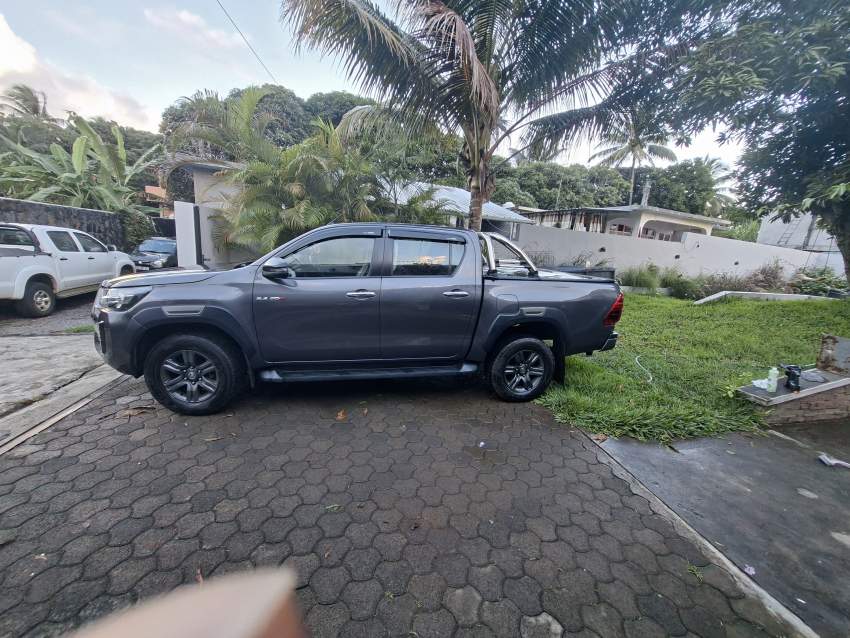 Hilux on Aster Vender
