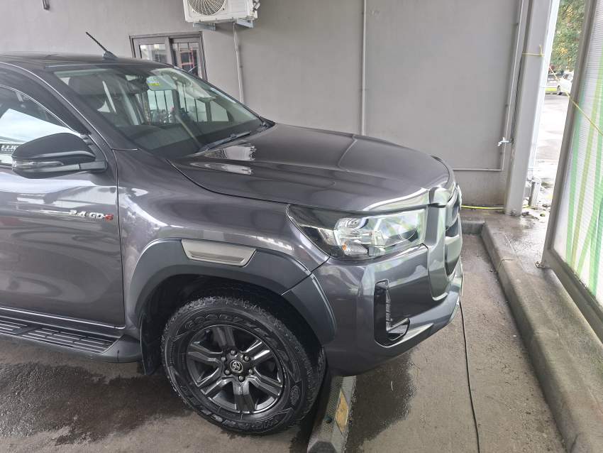 Hilux - 1 - Pickup trucks (4x4 & 4x2)  on Aster Vender