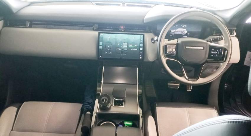 Range Rover Velar 2024 - 1 - SUV Cars  on Aster Vender