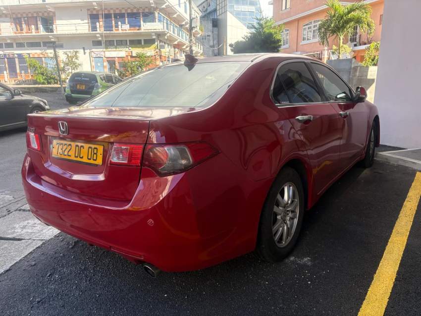 Honda Accord - 10 - Compact cars  on Aster Vender