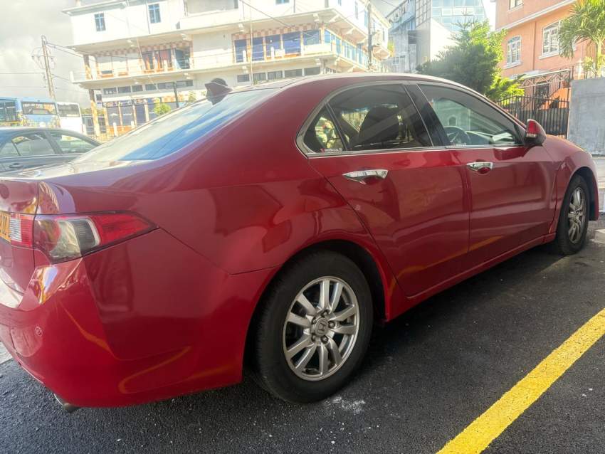 Honda Accord - 11 - Compact cars  on Aster Vender