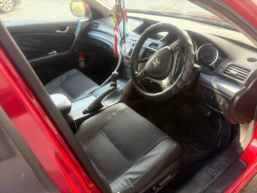 Honda Accord - 6 - Compact cars  on Aster Vender