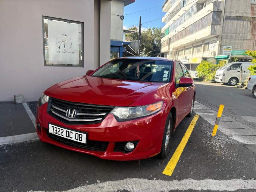 Honda Accord - 1 - Compact cars  on Aster Vender