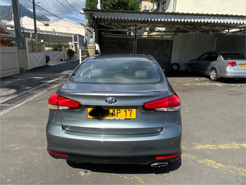 Kia Cerato 2017 - 6 - Family Cars  on Aster Vender
