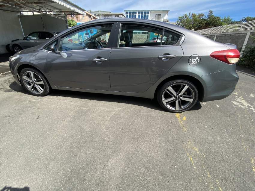 Kia Cerato 2017 - 1 - Family Cars  on Aster Vender