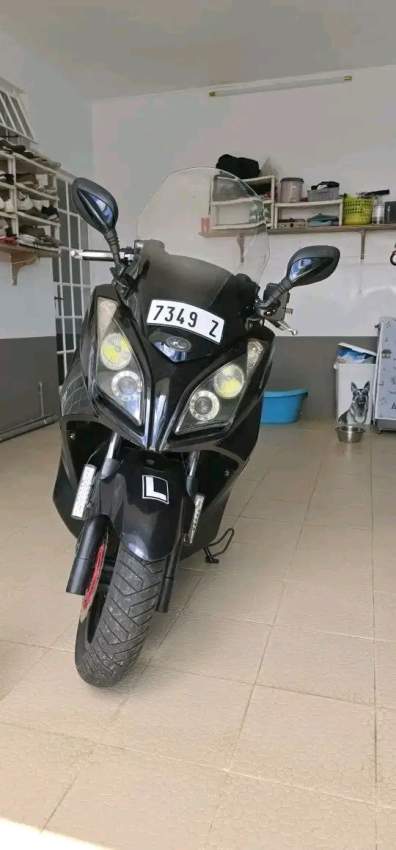 Kymco Downtown 125i - 3 - Scooters (above 50cc)  on Aster Vender