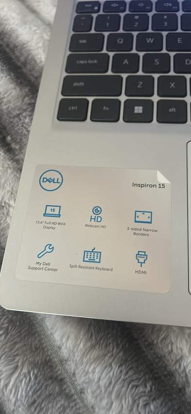 Ordinateur portable Dell Inspiron 15 Argent CORE i3 - 3 - Laptop  on Aster Vender