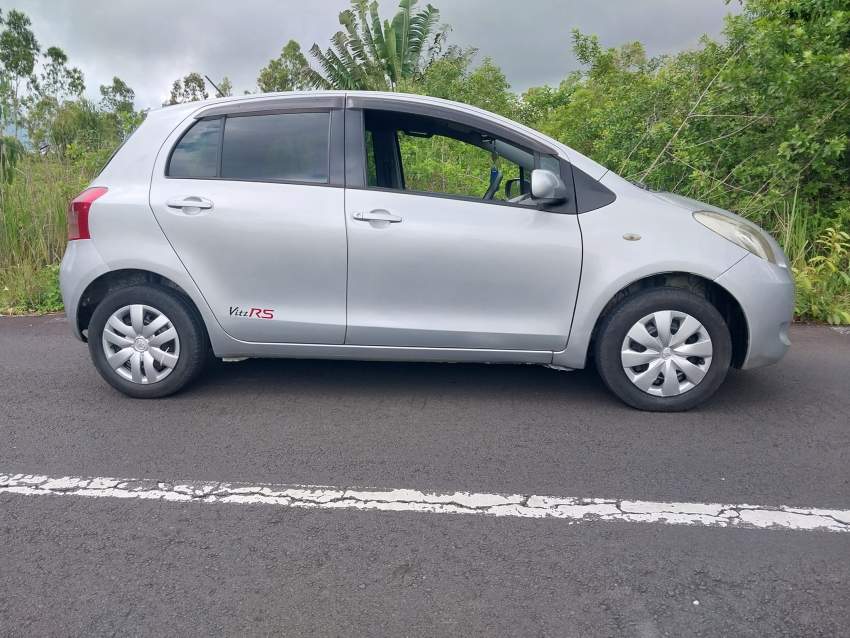 TOYOTA VITZ 2005