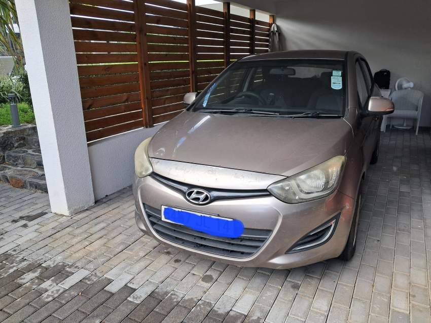Car Hyundai i20 - 4 - Compact cars  on Aster Vender