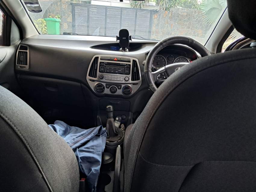 Car Hyundai i20 - 1 - Compact cars  on Aster Vender