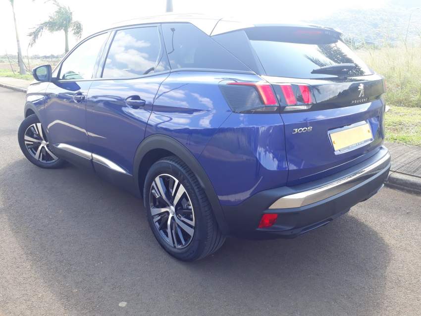 2018 Peugeot 3008 Allure Puretech 1.2 - 5 - SUV Cars  on Aster Vender