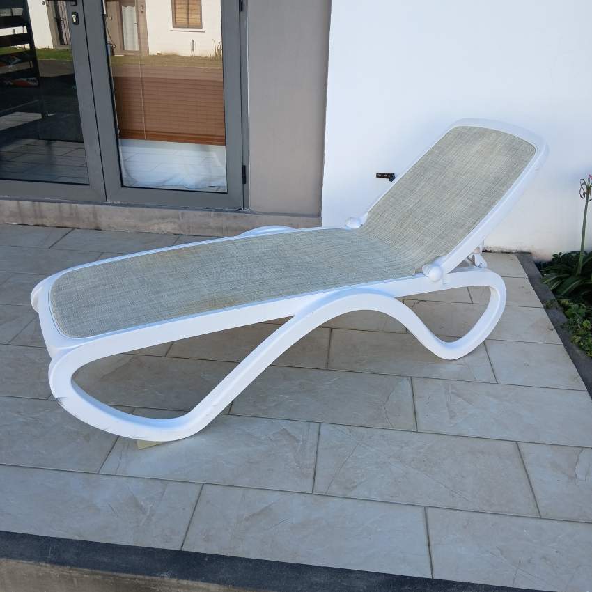 Transat Omega Sunlounger White Beige - 1 - Garden Furniture  on Aster Vender