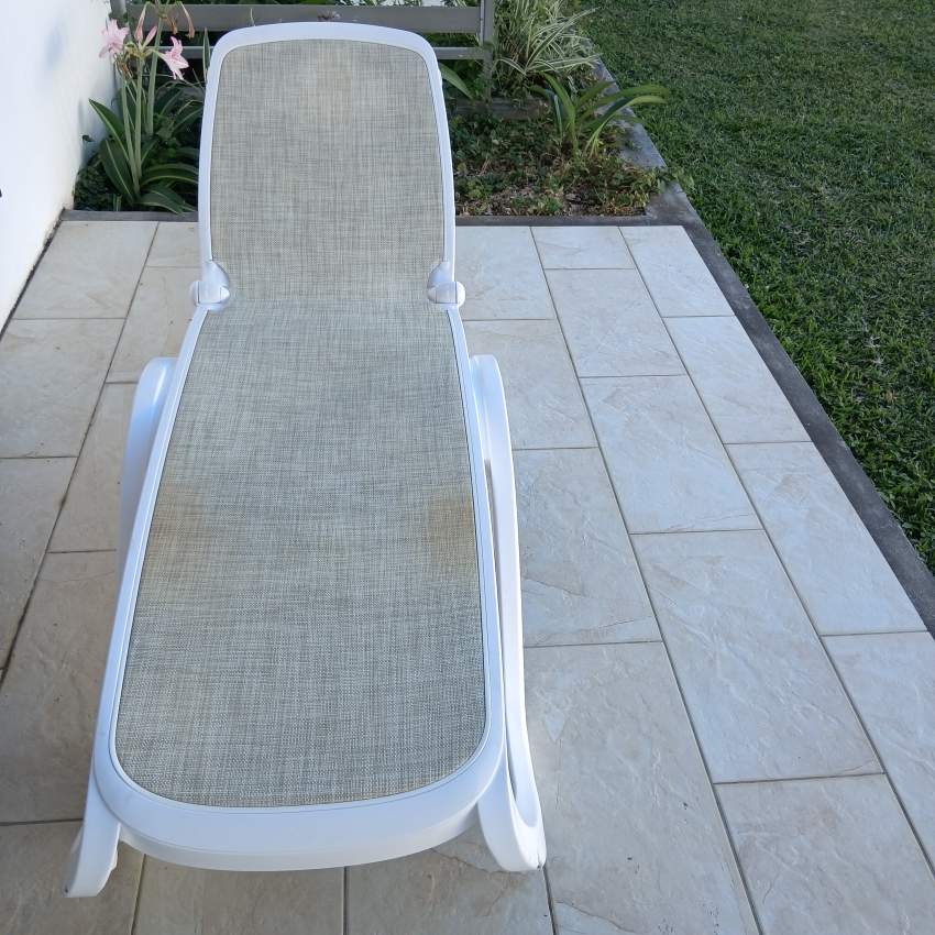 Transat Omega Sunlounger White Beige