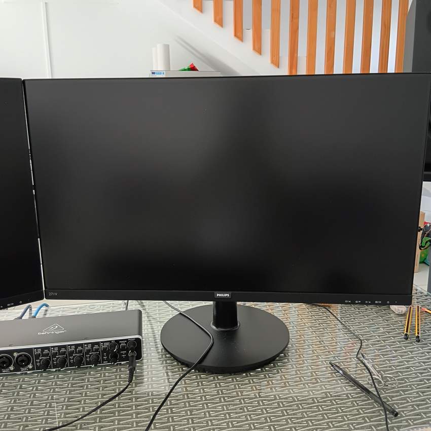 2 Ecrans Philips V Line LCD Monitor 27