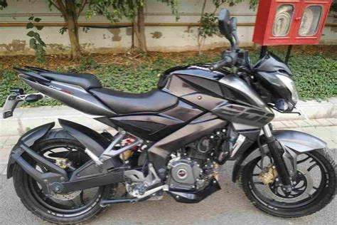 PULSAR NS 200