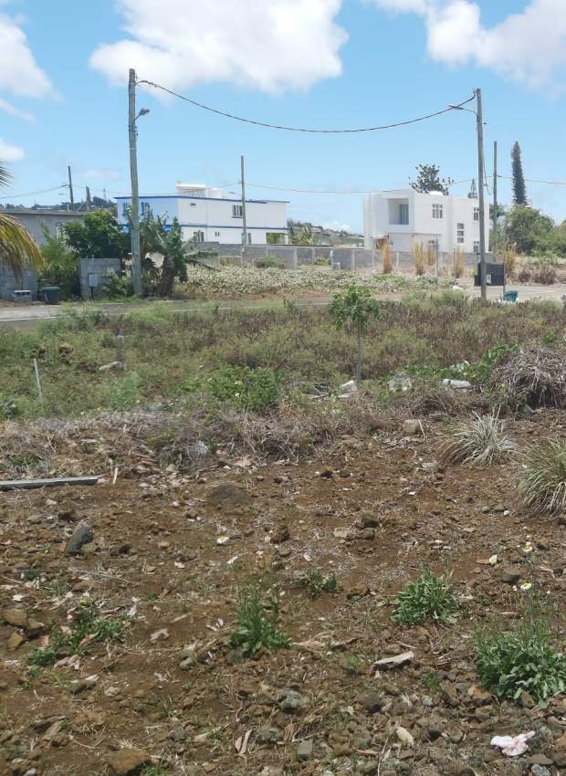 342 m² ( 90 Toises ) Land for Sale - Call 57576915 on Aster Vender