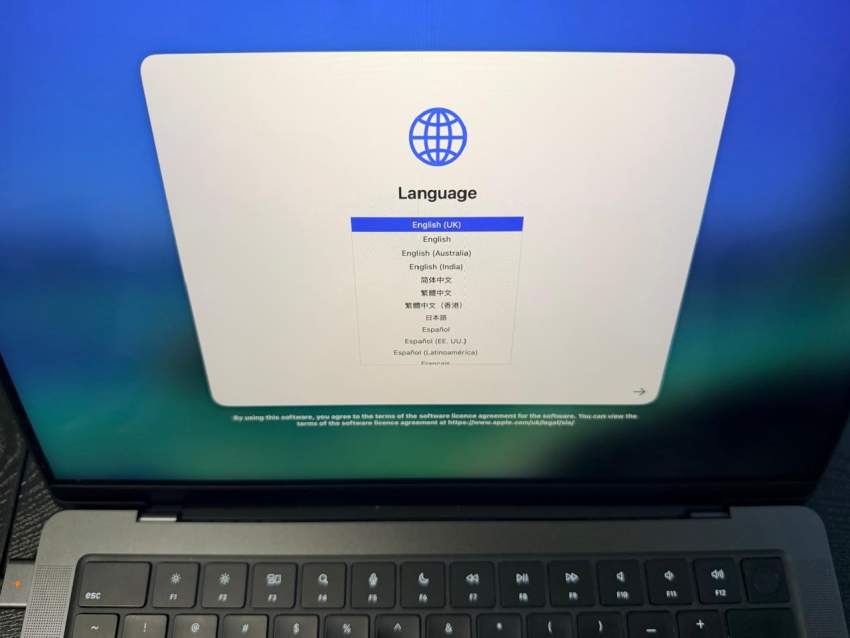 MacBook Pro - 9 - Laptop  on Aster Vender