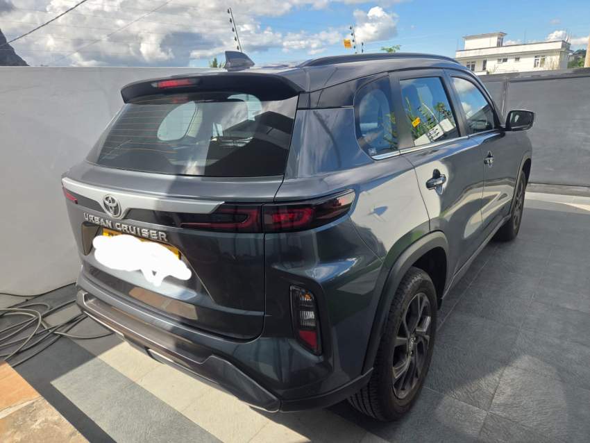 2023 Toyota Urban Cruiser 1.5 Automatic – Lady Driven – 26,315 km - 1 - SUV Cars  on Aster Vender