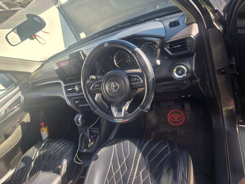 2023 Toyota Urban Cruiser 1.5 Automatic – Lady Driven – 26,315 km - 2 - SUV Cars  on Aster Vender